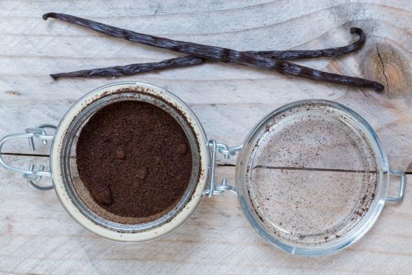 Økologiske Lækre friske Bourbon vaniljestænger fra Madagaskar.